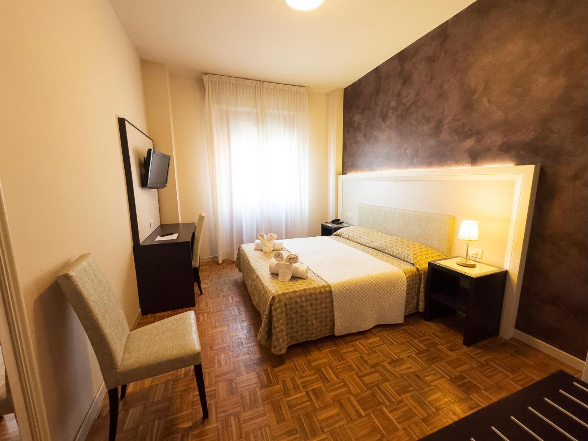 Hotel Astoria Fidenza Exterior photo